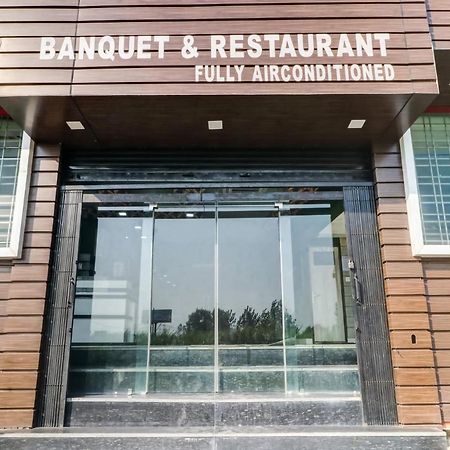 Oyo Flagship 83121 Hotel Rose Vip Сахаранпур Екстериор снимка