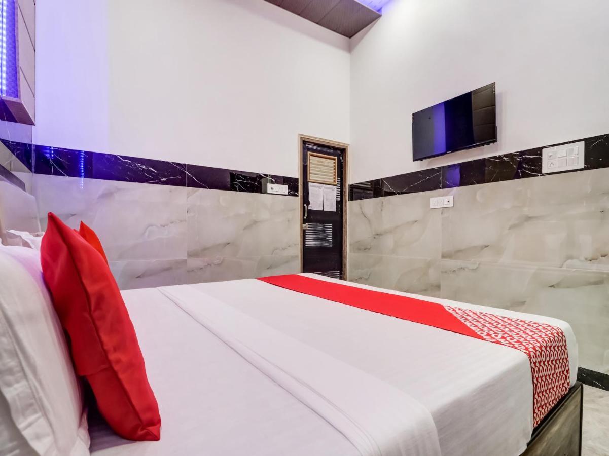 Oyo Flagship 83121 Hotel Rose Vip Сахаранпур Екстериор снимка