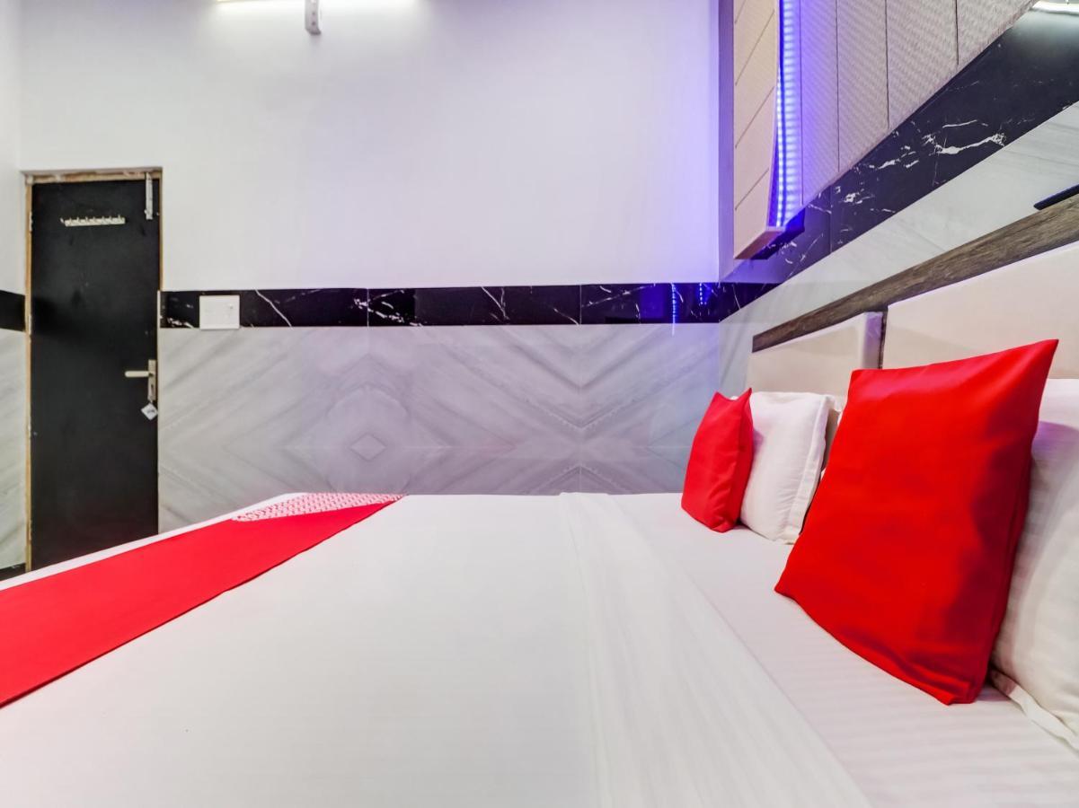 Oyo Flagship 83121 Hotel Rose Vip Сахаранпур Екстериор снимка