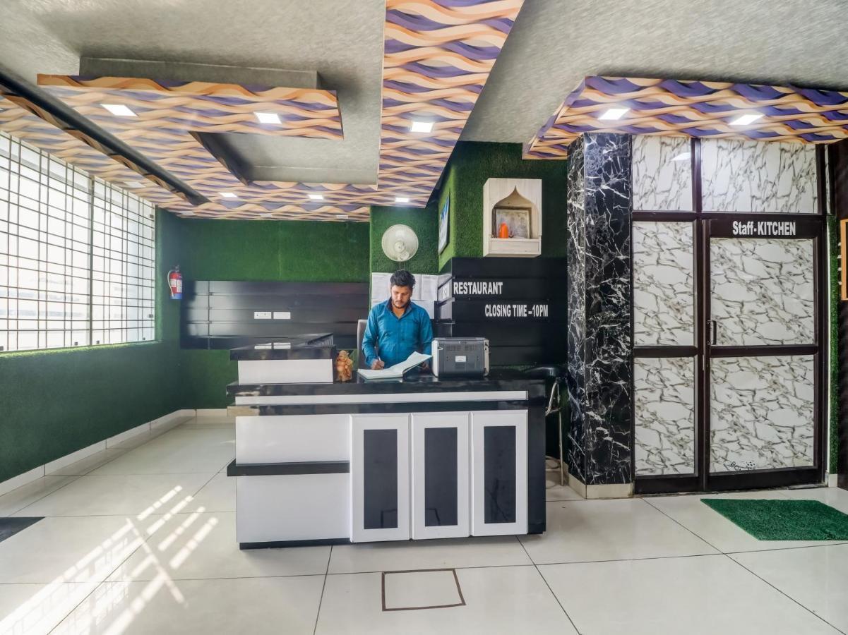 Oyo Flagship 83121 Hotel Rose Vip Сахаранпур Екстериор снимка