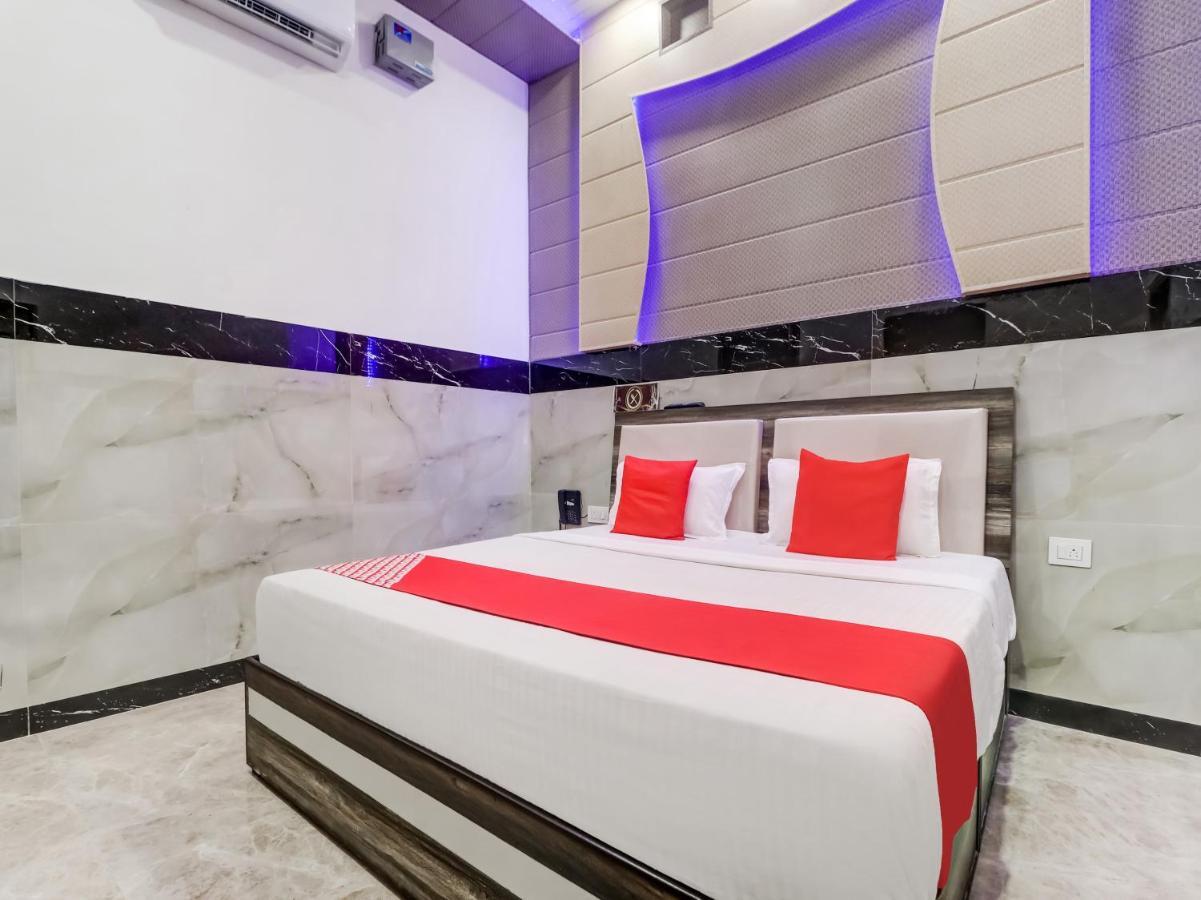 Oyo Flagship 83121 Hotel Rose Vip Сахаранпур Екстериор снимка