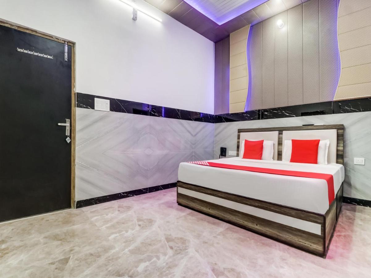 Oyo Flagship 83121 Hotel Rose Vip Сахаранпур Екстериор снимка