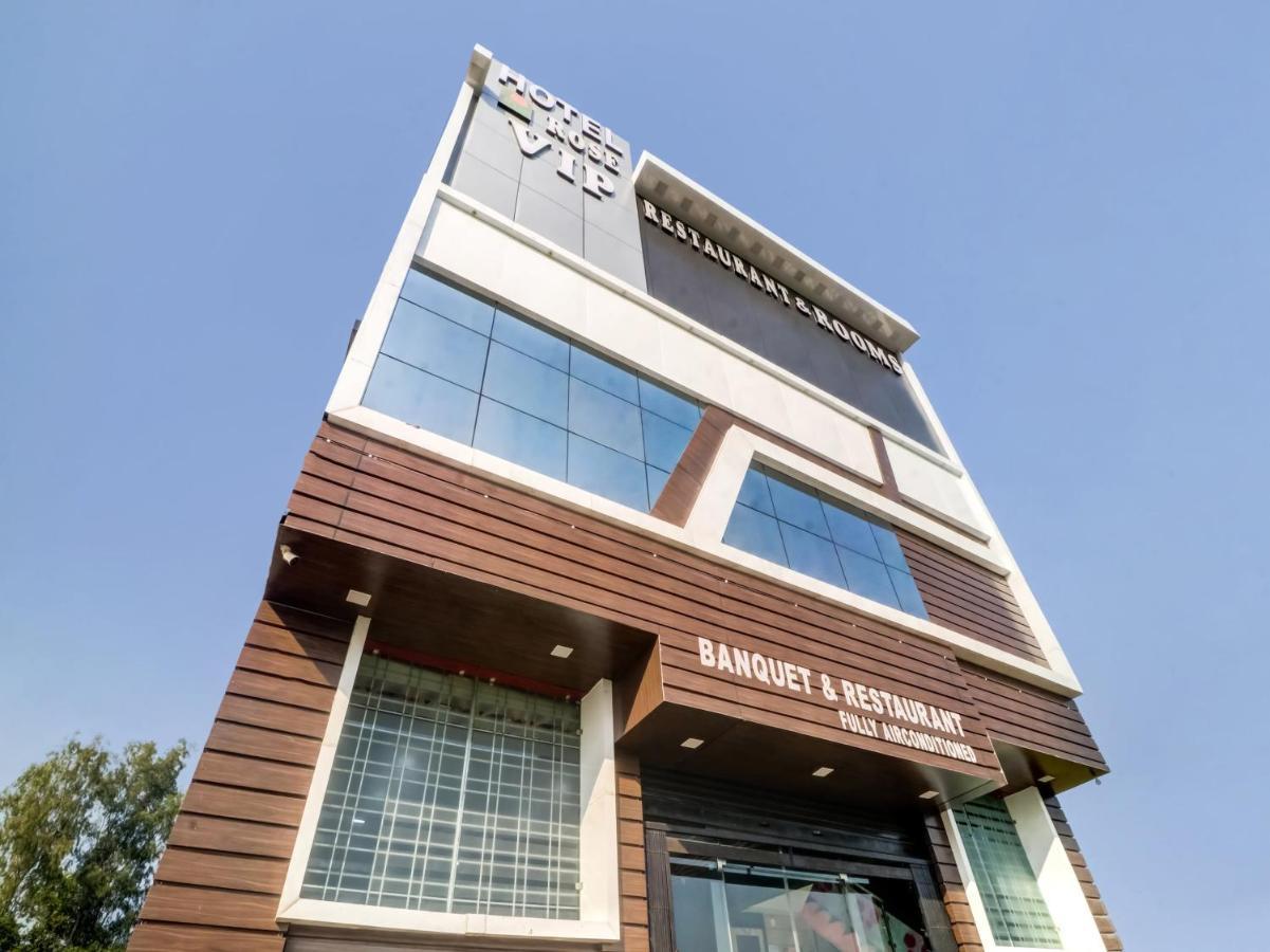 Oyo Flagship 83121 Hotel Rose Vip Сахаранпур Екстериор снимка